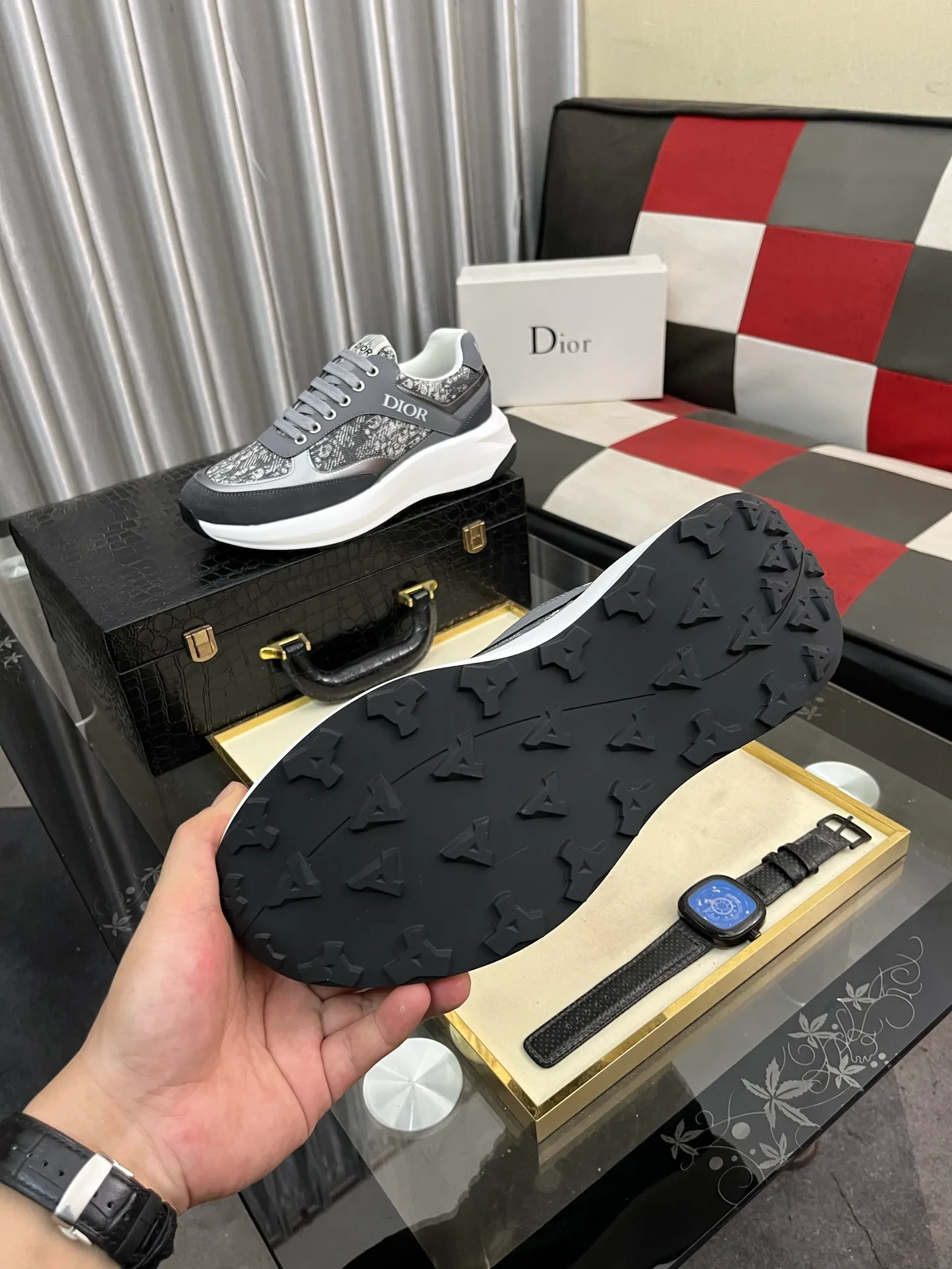 Men's men's shoes💰440⌚️⌚️[Dior] 25ss new product B01 moral training shoes. The toe dimensions of the couple's style are a bit wider. The upper foot comfort is perfect. The threads are beautiful. Perfectly suitable for trousers. Decorated with various classic details. Ideal for daily looks. Can be matched with various casual items to create exquisite looks. Fabric: top layer cowhide/lining sheepskin TPU original outsole Code number: 38-444️⃣Colors available